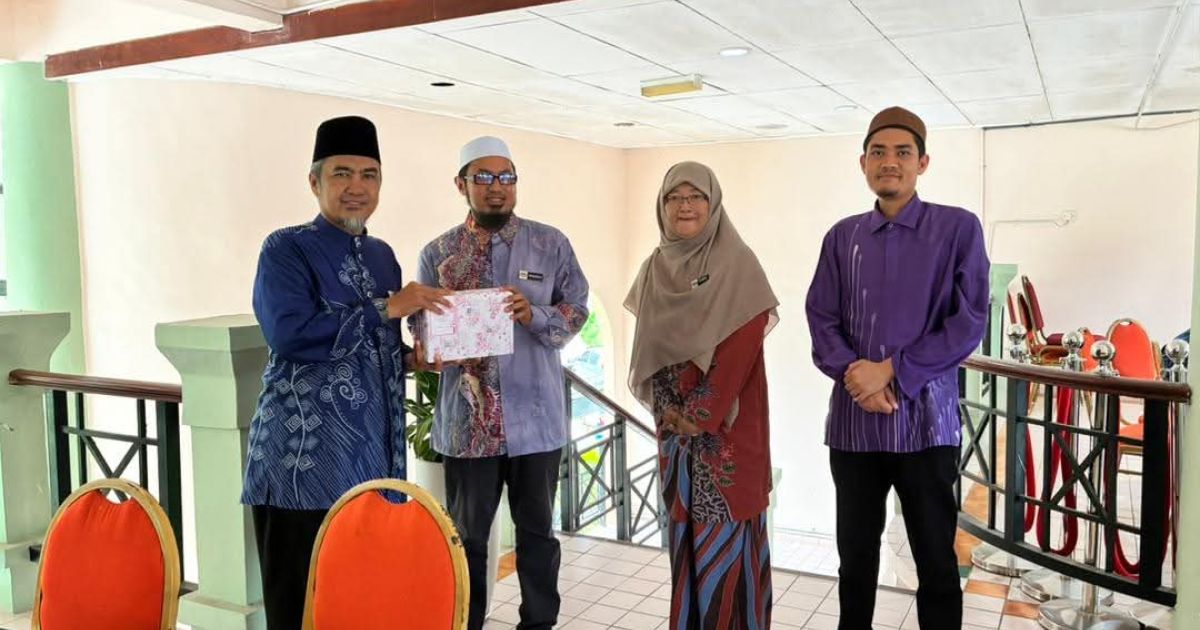 MAJLIS LAMBAIAN KASIH SANJUNGAN BUDI BUAT USTAZ NORAZLAN