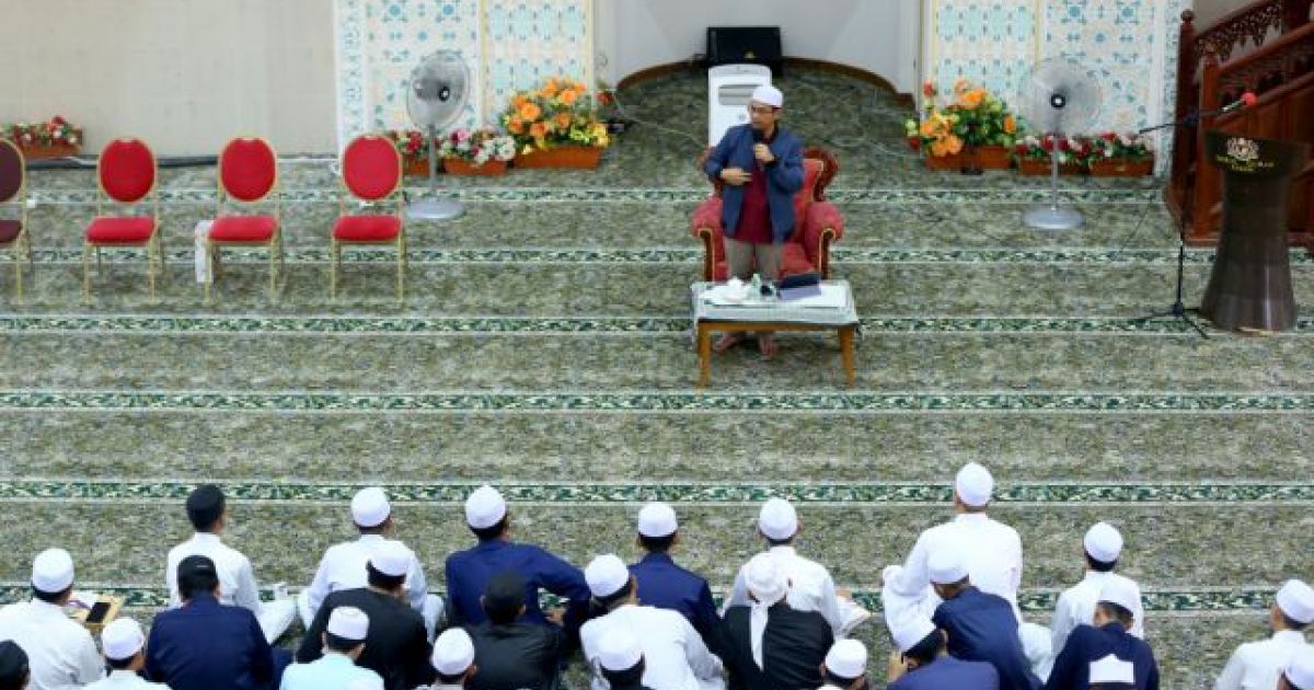 TIKTOKER TERKENAL IMAM MASJID AL-BUSYRA KONGSI ILMU DENGAN WARGA DQ