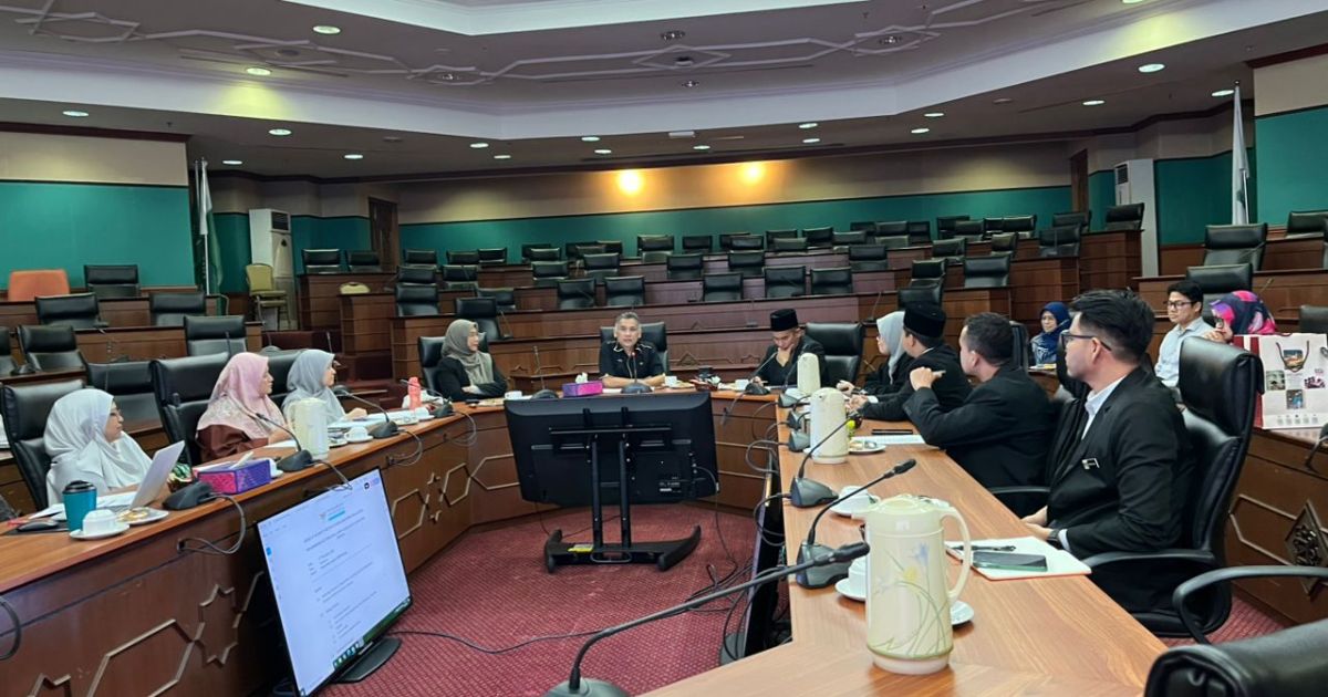 DQ JAKIM ADAKAN LAWATAN PENANDA ARAS PENGURUSAN MAJLIS KONVOKESYEN KE UIAM GOMBAK