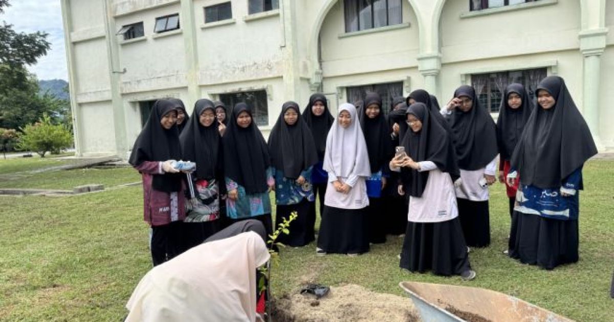 Unit Kolej Kediaman DQ adakan gotong-royong siri 2 tahun 2024