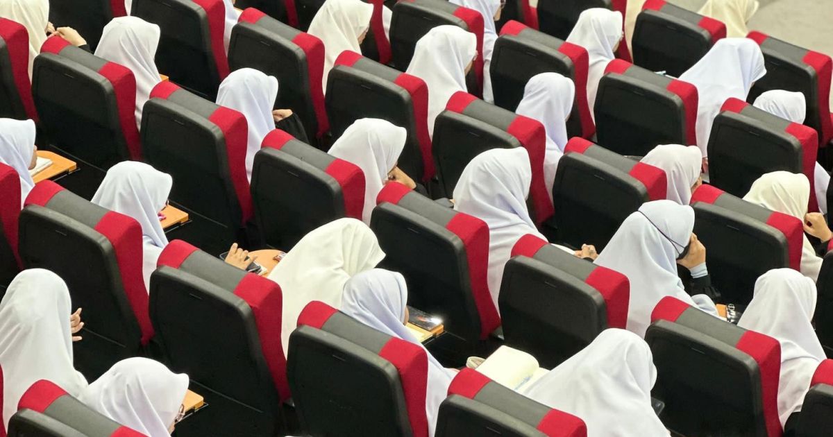 BENGKEL PENGGUNAAN ARTIFICIAL INTELLIGENCE (AI) UNTUK MENINGKATKAN KEMAHIRAN BERBAHASA ARAB