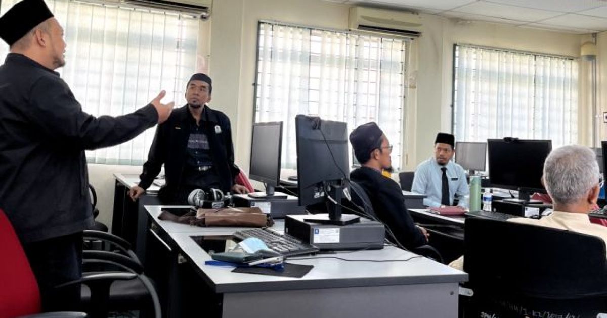 Pensyarah Qiraat DQ semak proforma kursus jabatan