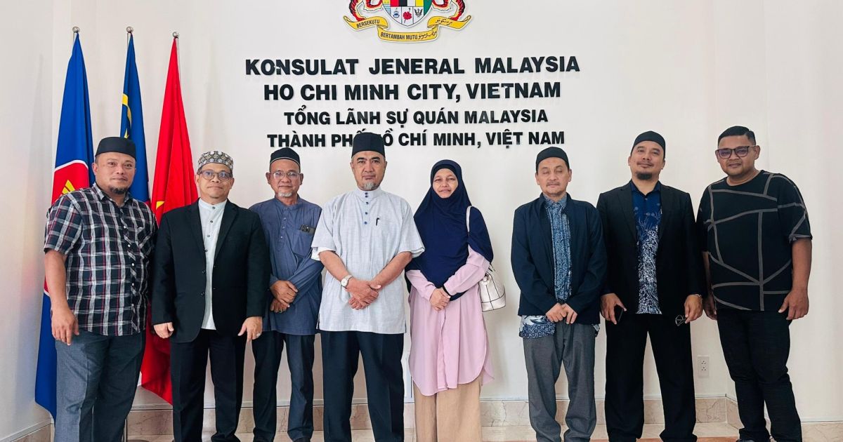 Lawatan Pensetaraan Sijil Pengajian dan Temuduga Pengambilan Pelajar di Maahad Darul Salam Littadrib al Islam Tay Ninh Vietnam